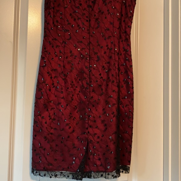 Women’s red and black sequin dress Size 2. Alexia Admor brand - Picture 5 of 6